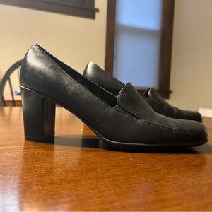 Size 8M What’s What by Aerosoles black pumps/loafers with high block heel